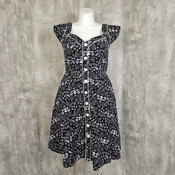Hell Bunny Vixen Black Bandana Skull Print Button Front Dress – Women's Size XL - Picture 2 of 10